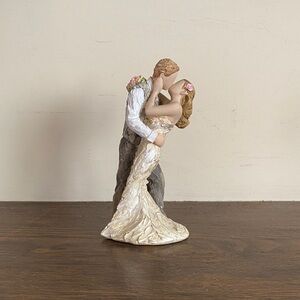 Romantic Wedding Couple Figurine